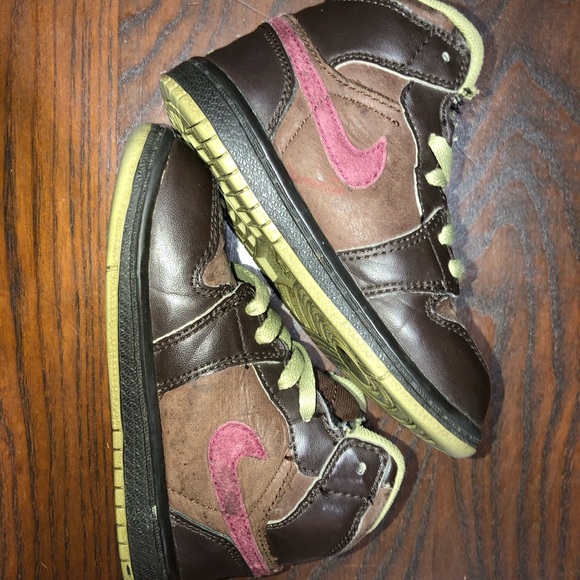 Air Jordan 1 Mid “Velvet Brown” - Picture 2 of 5